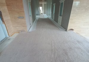 Укладка ковролина в частном доме  350м²